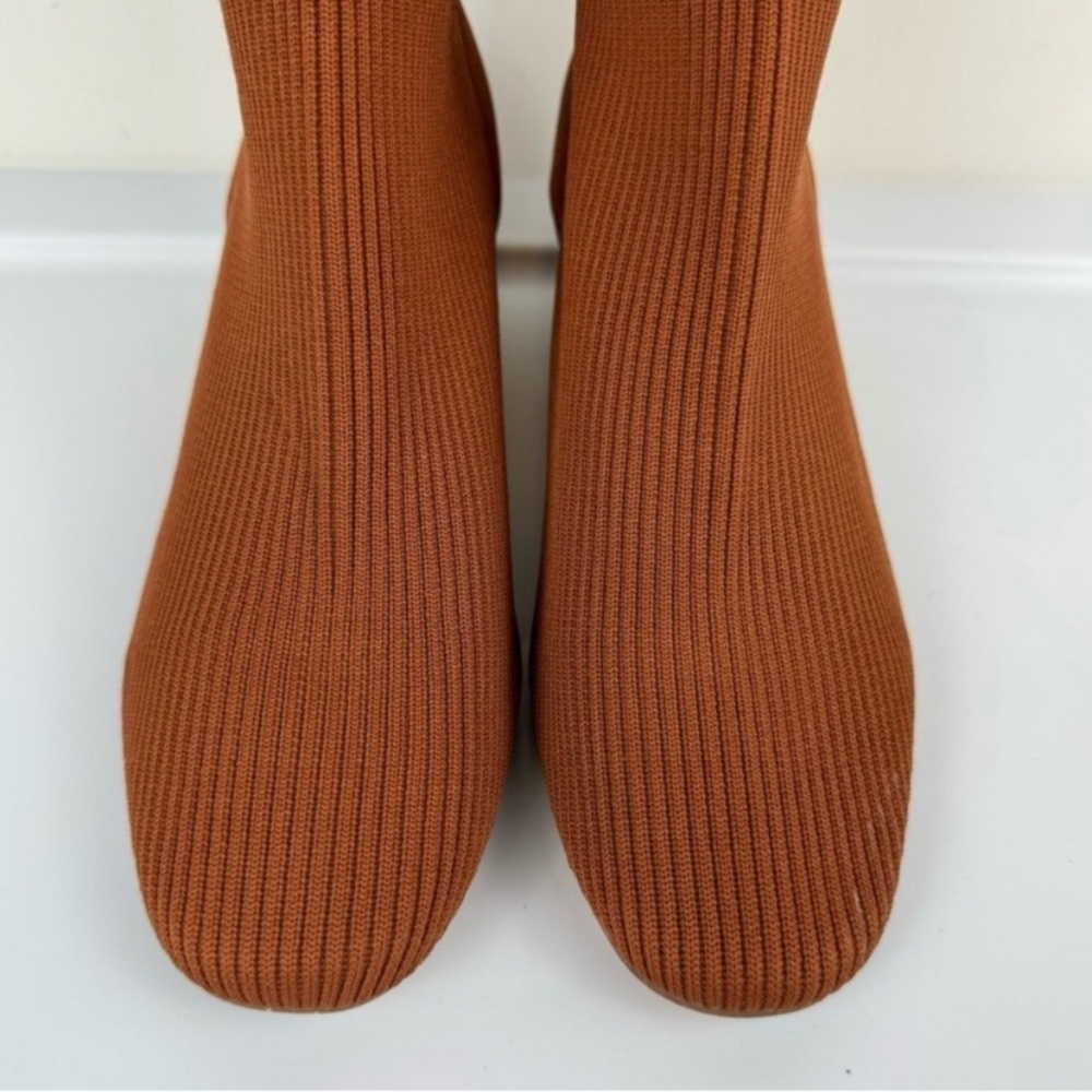 Joie Revolve Neely Sock Ribbed Ankle
Booties Sz 7.5 Chestnut Brown
Block Heel - Picture 11 of 13